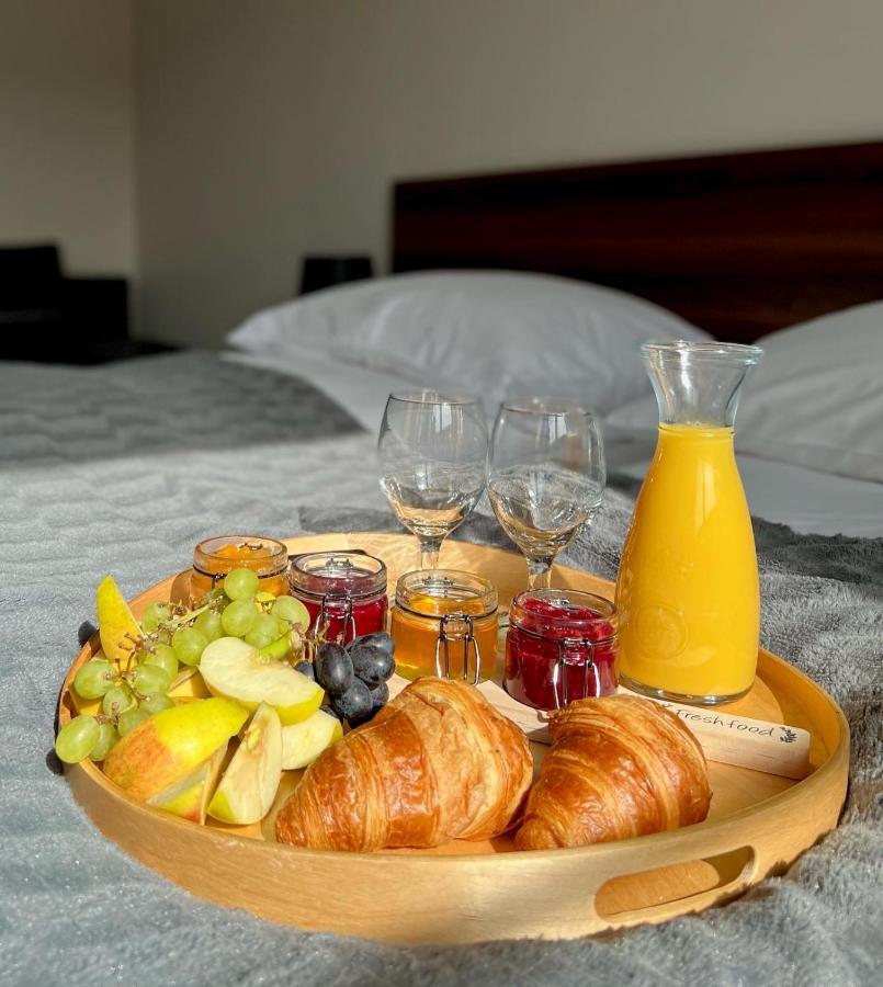 W Porcie Bed & Breakfast วาดีสวาโวโว ภายนอก รูปภาพ